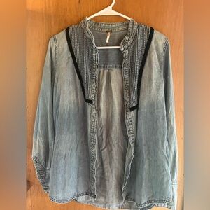 Free People Women’s Denim Long Sleeve Button Down Size S